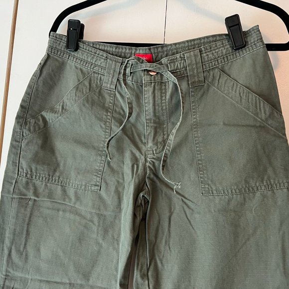 Mossimo Dark Olive Cargo Pants - Bootcut - Size 11 - Picture 2 of 4